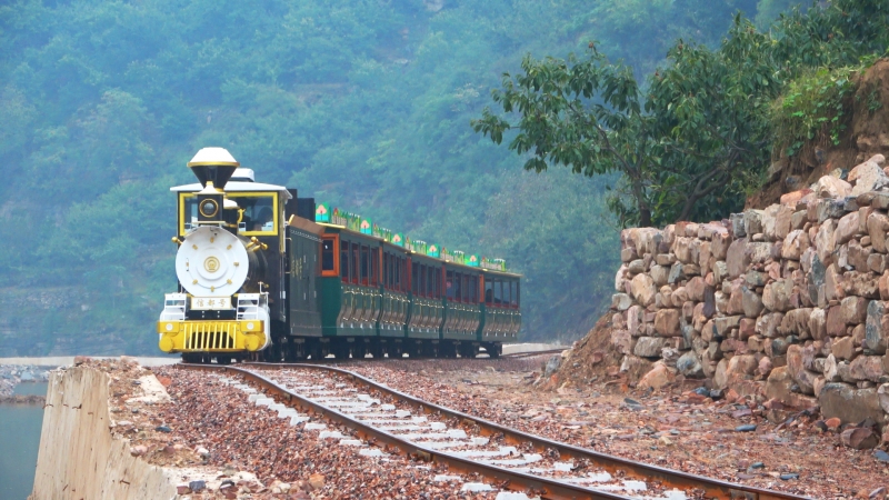 128座軌道觀(guān)光小火車(chē)（拼綠色）